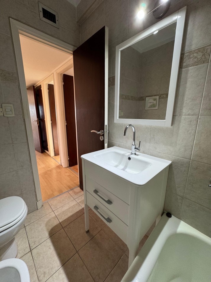 VENTA PISO  DE 4 AMBIENTES CON BALCON CORRIDO Y VISTA AL MAR 