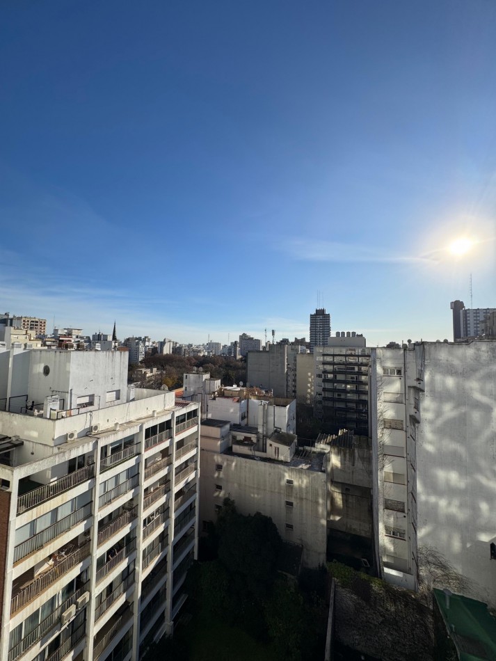 VENTA PISO  DE 4 AMBIENTES CON BALCON CORRIDO Y VISTA AL MAR 