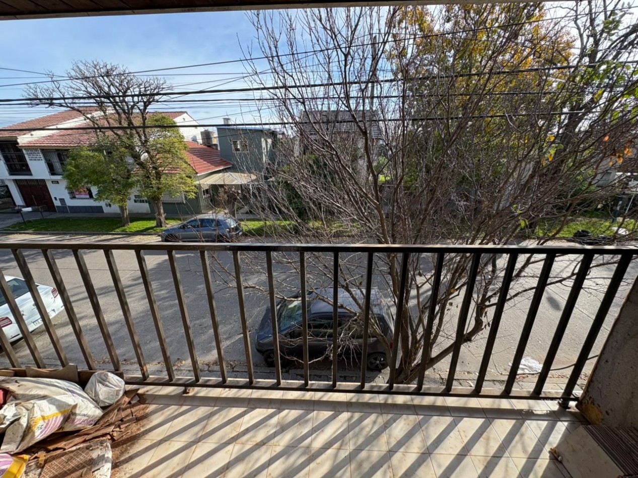 ALQUILER PH 3 AMBIENTES CON BALCON A LA CALLE BARRIO DON BOSCO. 