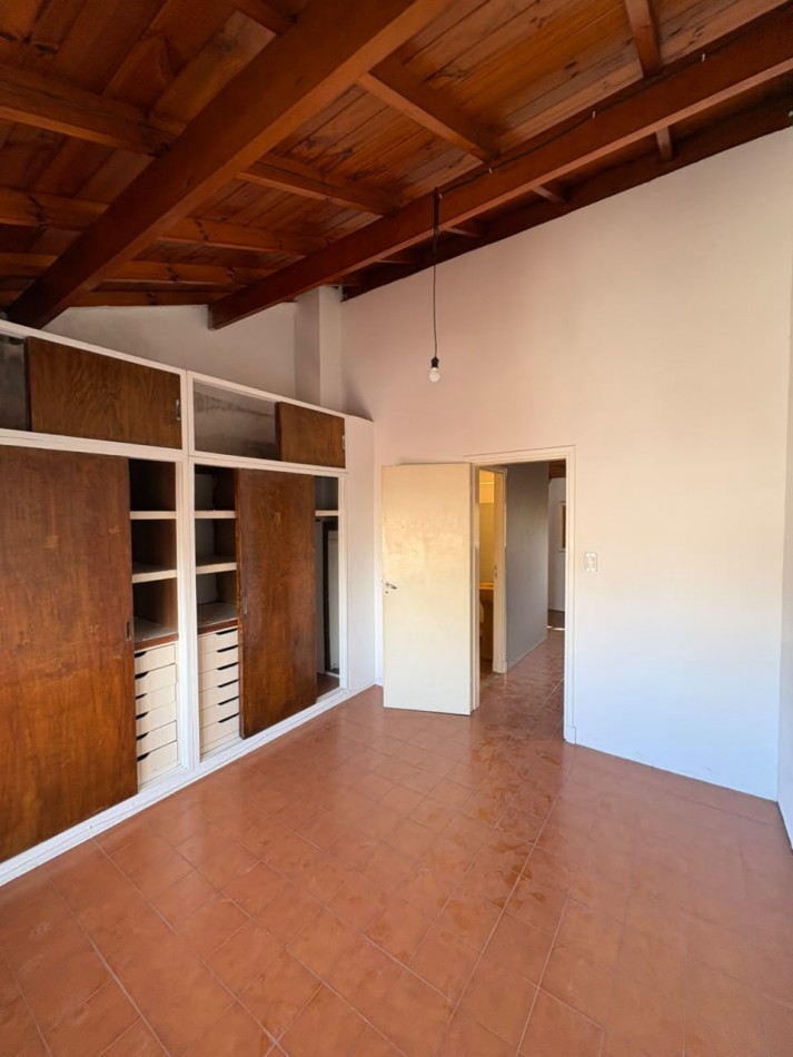 ALQUILER PH 3 AMBIENTES CON BALCON A LA CALLE BARRIO DON BOSCO. 