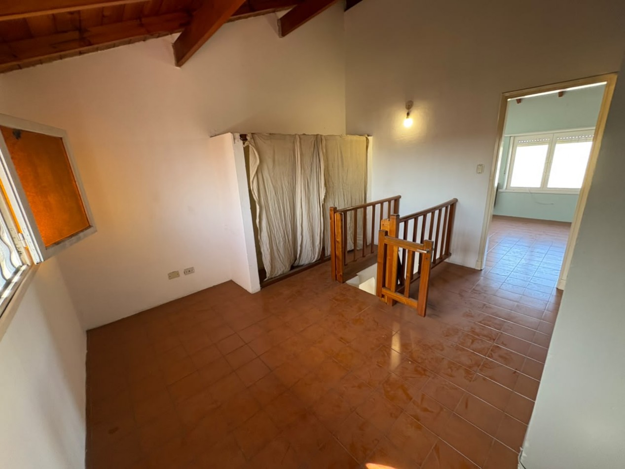 ALQUILER PH 3 AMBIENTES CON BALCON A LA CALLE BARRIO DON BOSCO. 