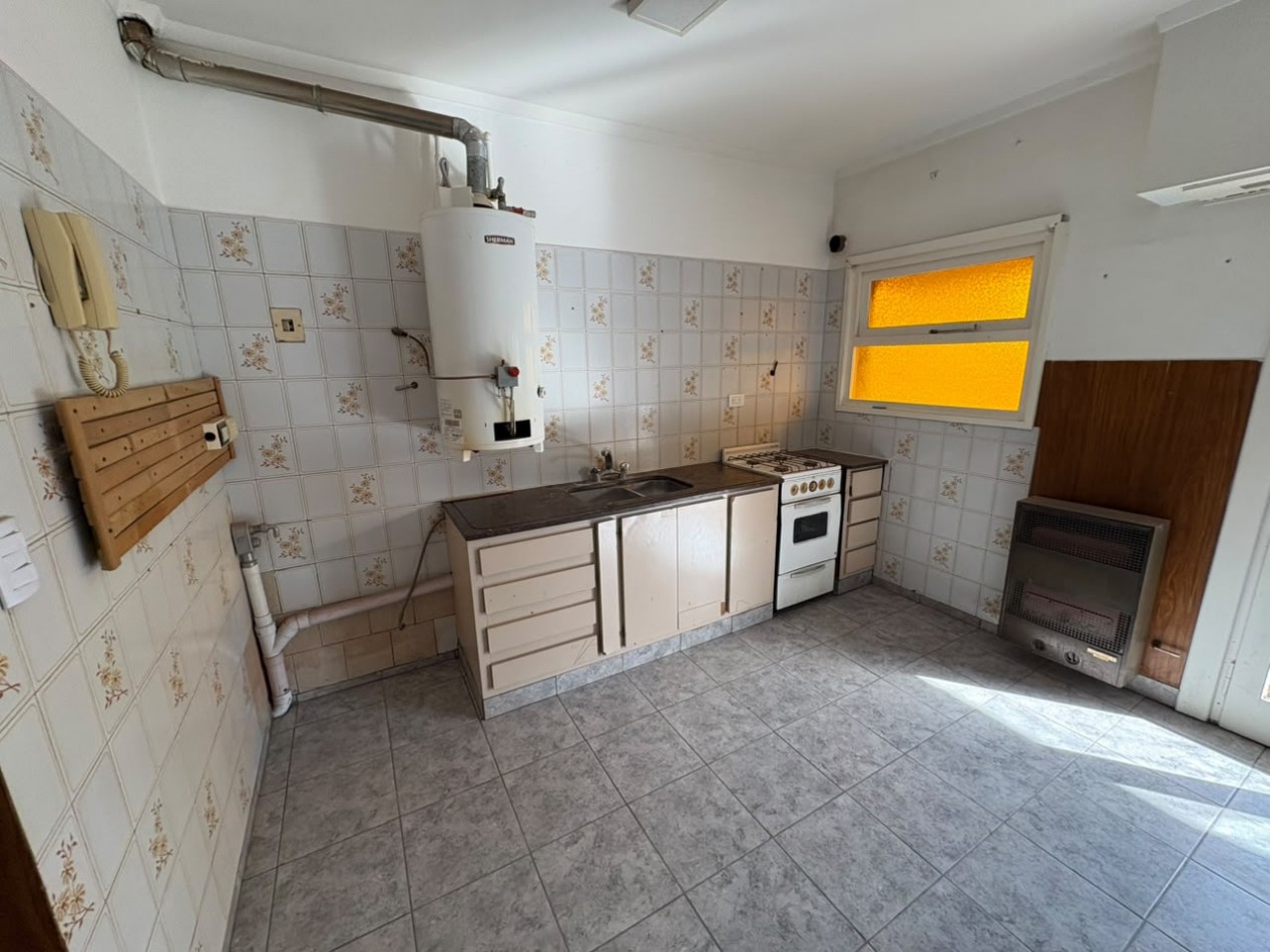 ALQUILER PH 3 AMBIENTES CON BALCON A LA CALLE BARRIO DON BOSCO. 