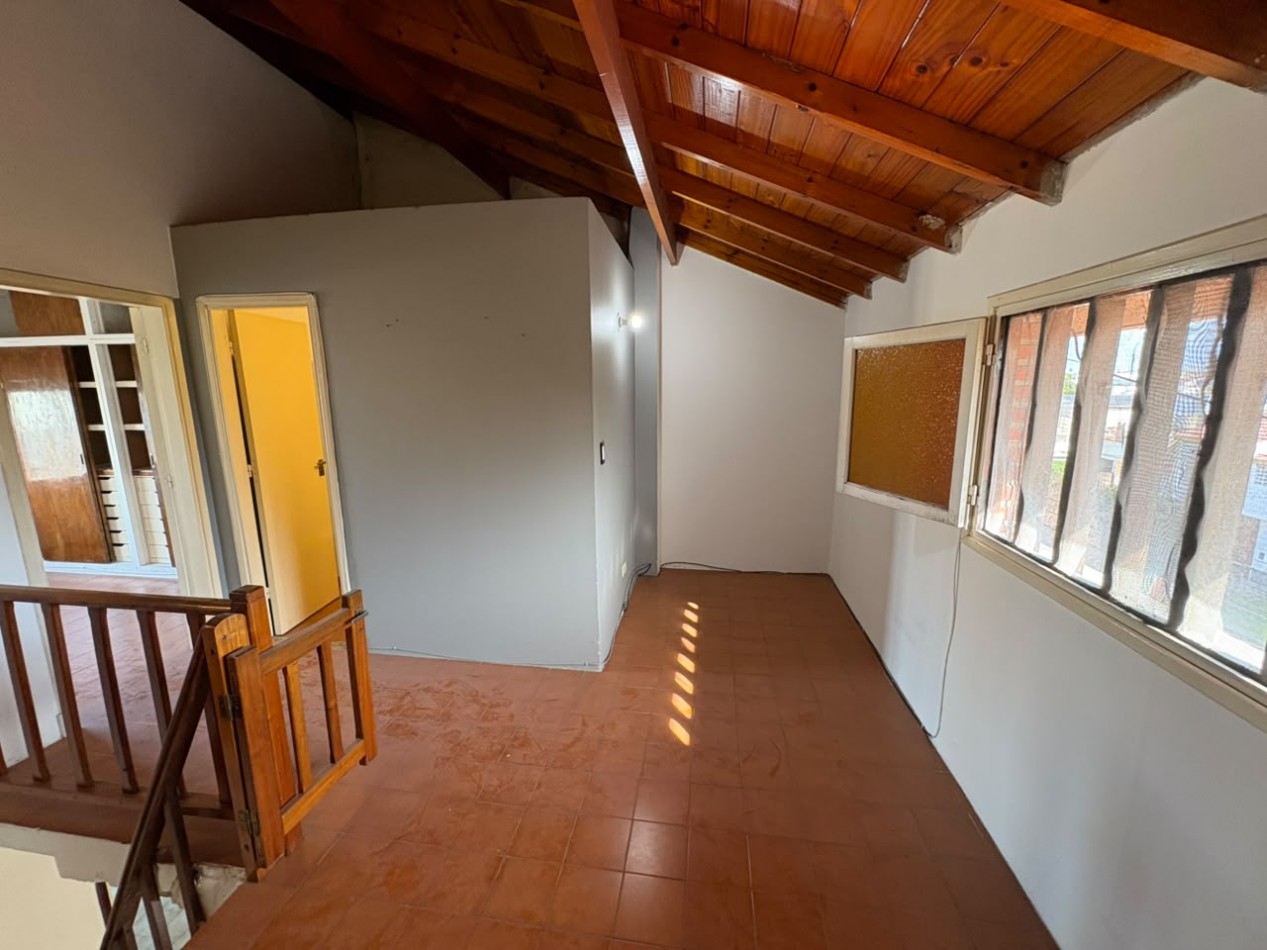 ALQUILER PH 3 AMBIENTES CON BALCON A LA CALLE BARRIO DON BOSCO. 