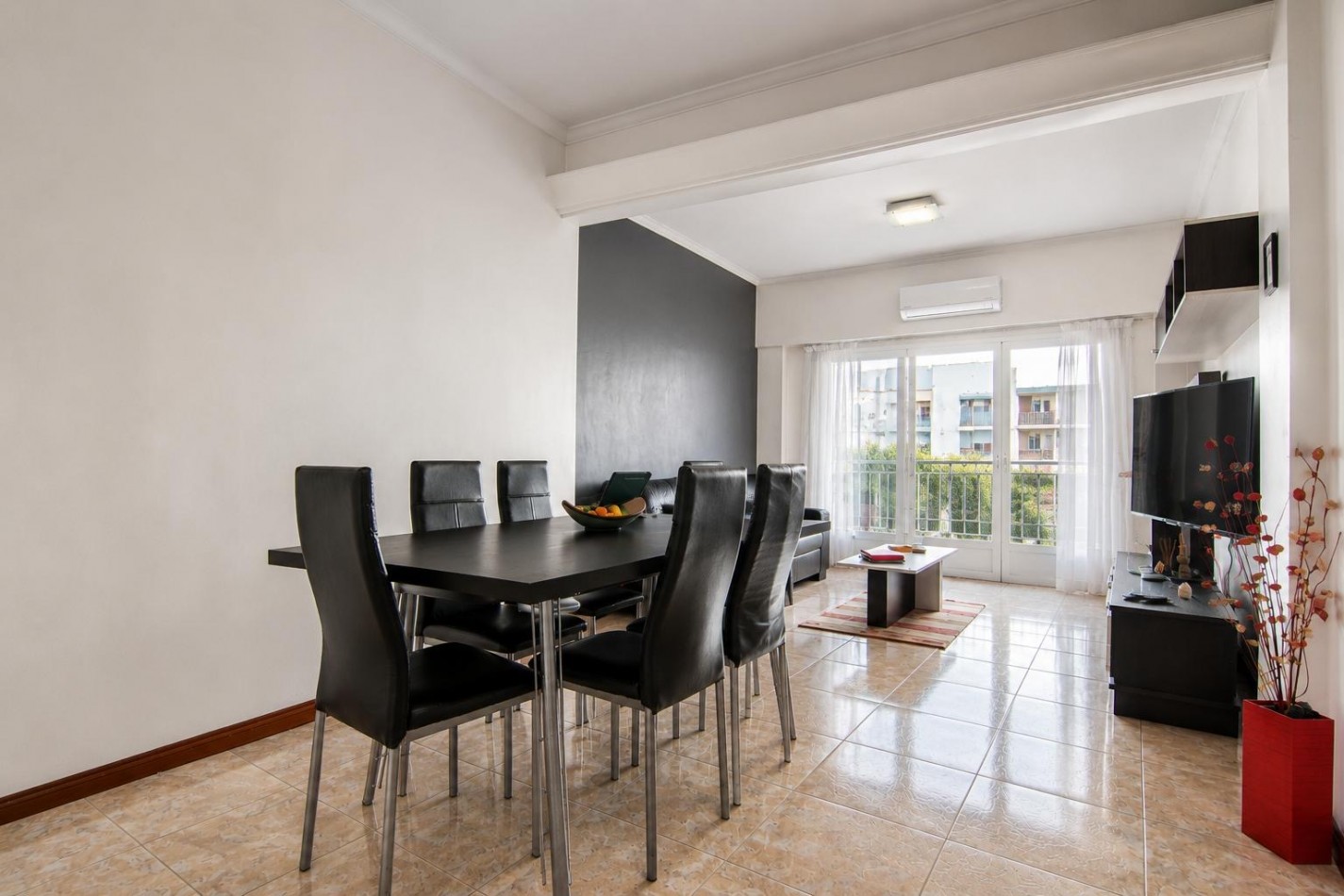 VENDEMOS DEPARTAMENTO DE 3 AMBIENTES ZONA CENTRO CON BALCON