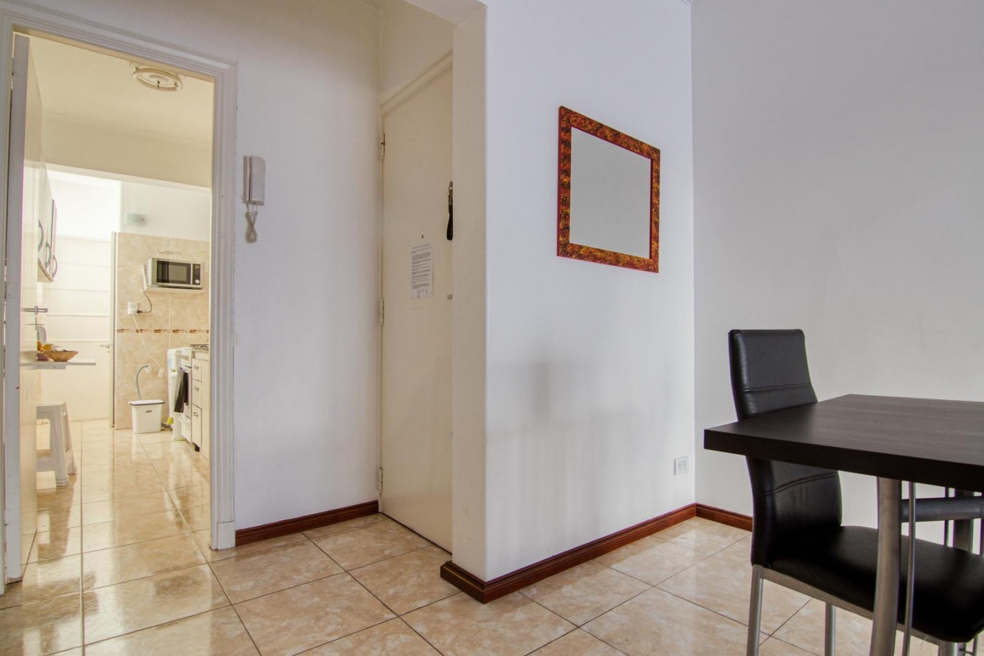 VENDEMOS DEPARTAMENTO DE 3 AMBIENTES ZONA CENTRO CON BALCON