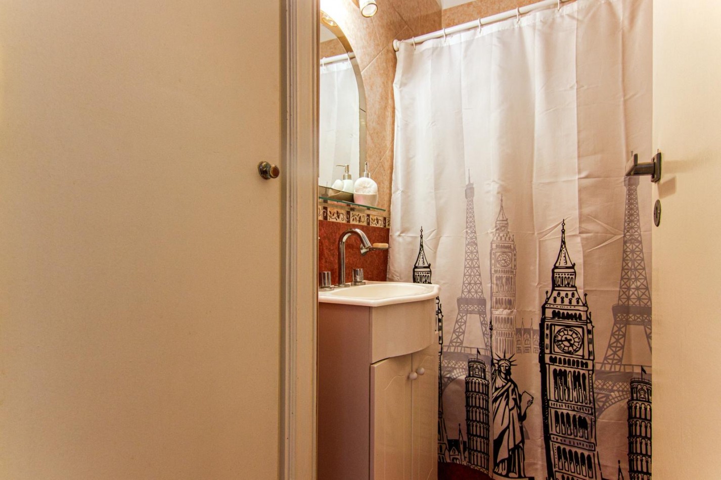 VENDEMOS DEPARTAMENTO DE 3 AMBIENTES ZONA CENTRO CON BALCON