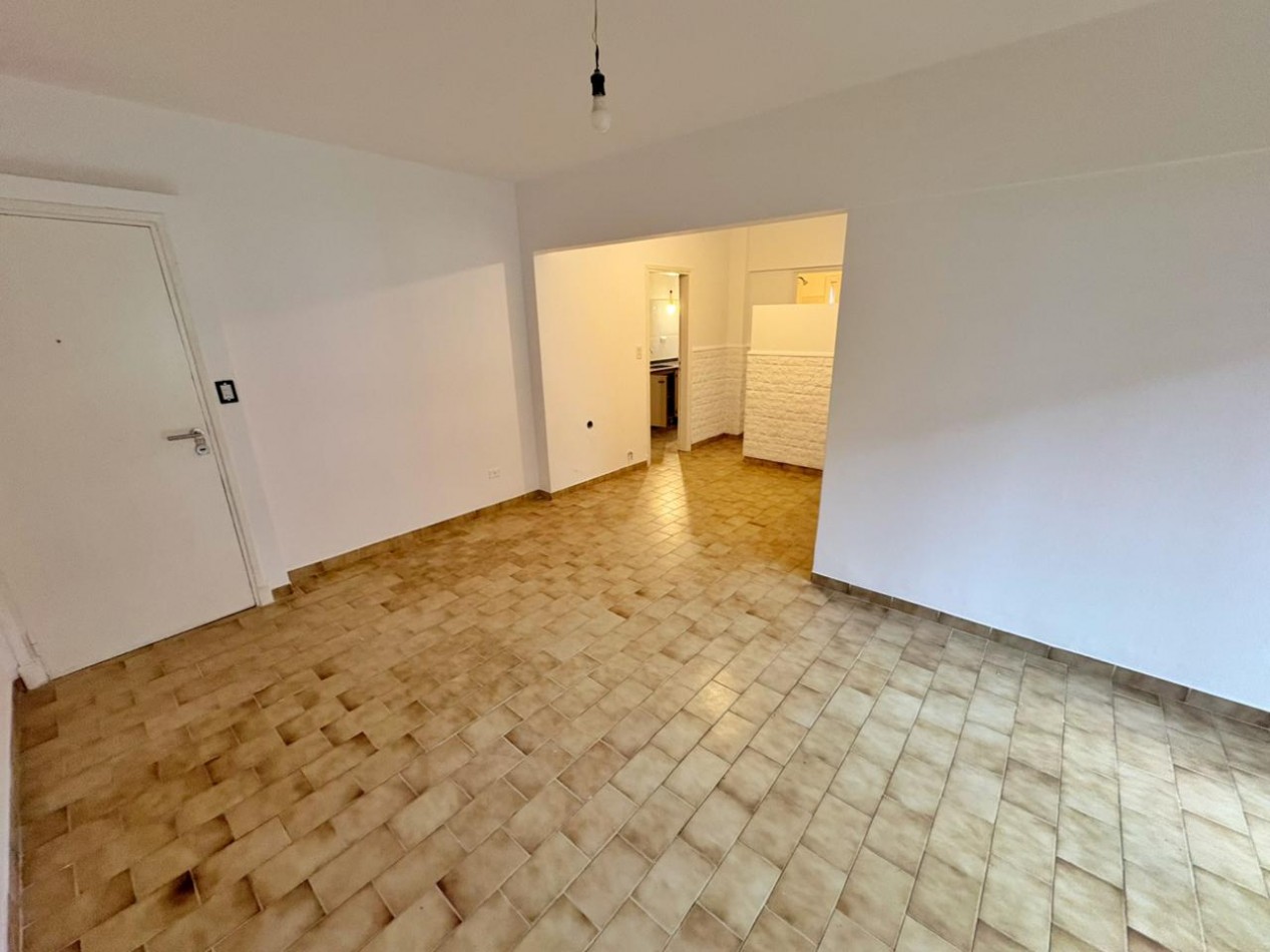 ALQUILER 24 MESES ZONA ESTRADA Y TEJEDOR 3 AMBIENTES CON ESPACIO DE COCHERA 