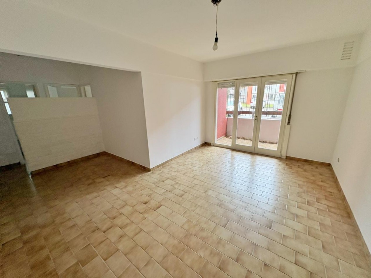 ALQUILER 24 MESES ZONA ESTRADA Y TEJEDOR 3 AMBIENTES CON ESPACIO DE COCHERA 