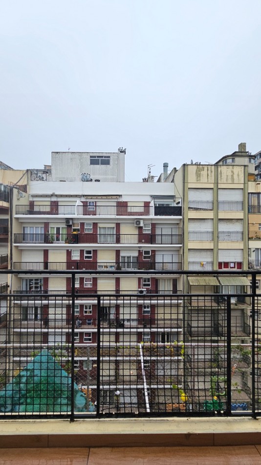 VENDEMOS DEPARTAMENTO DE 1 AMBIENTE CON AMPLIO BALCON RECICLADO INTEGRO 