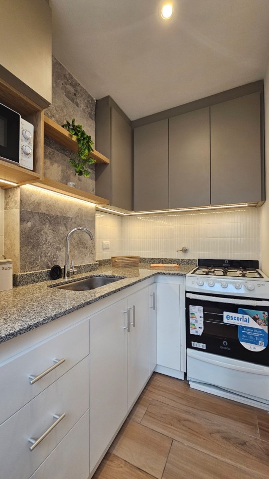 VENDEMOS DEPARTAMENTO DE 1 AMBIENTE CON AMPLIO BALCON RECICLADO INTEGRO 