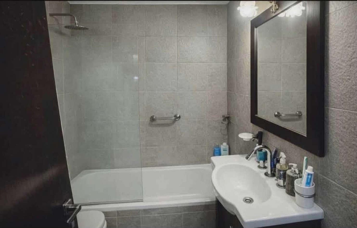 VENDEMOS DEPARTAMENTO DE 2 AMB CON DEPENDENCIA BALCON Y PATIO A LA CALLE