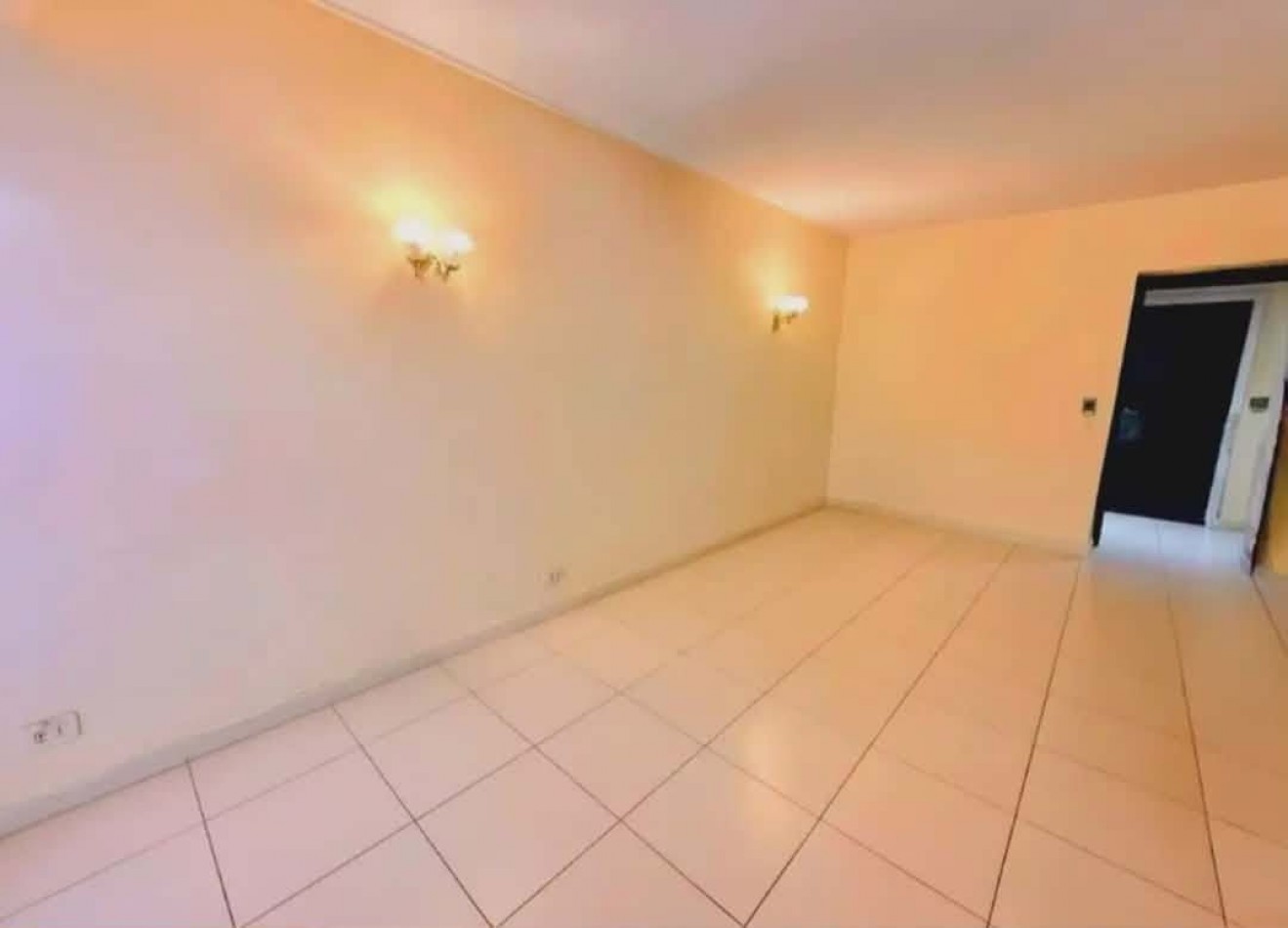 VENDEMOS DEPARTAMENTO DE 2 AMB CON DEPENDENCIA BALCON Y PATIO A LA CALLE