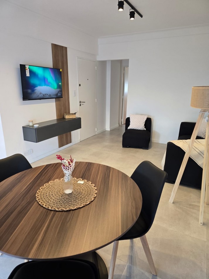 OPORTUNIDAD EN VENTA 2 AMB CON BALCON Y COCHERA APTO CREDITO 