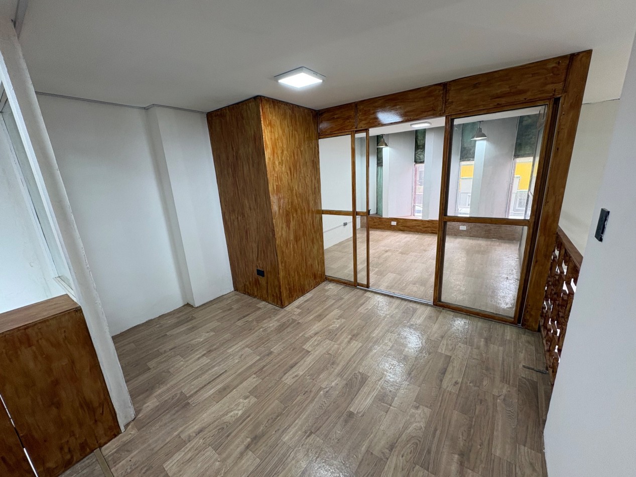 ALQUILER DE OFICINA/LOCAL COMERCIAL EN PEATONAL SAN MARTIN Y CORDOBA 24 Meses 