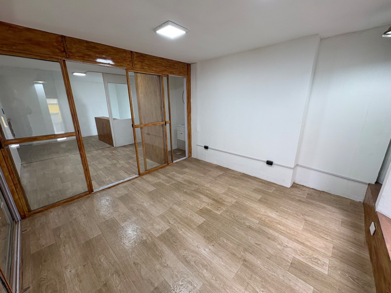 ALQUILER DE OFICINA/LOCAL COMERCIAL EN PEATONAL SAN MARTIN Y CORDOBA 24 Meses 