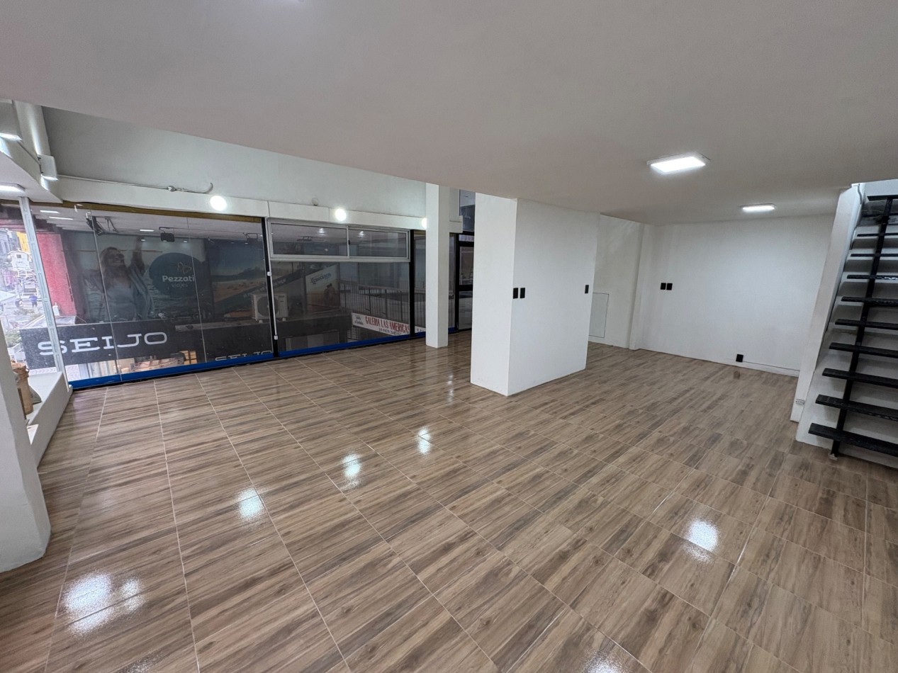 ALQUILER DE OFICINA/LOCAL COMERCIAL EN PEATONAL SAN MARTIN Y CORDOBA 24 Meses 
