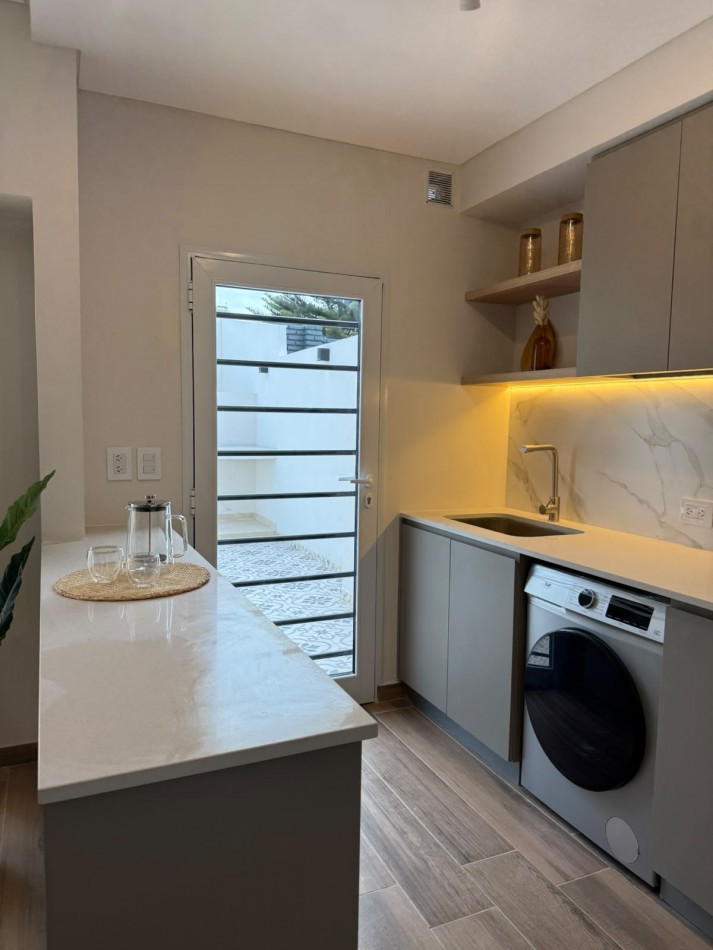 DUPLEX 4 AMB C/COCHERA PARQUE LURO APTO CREDITO 