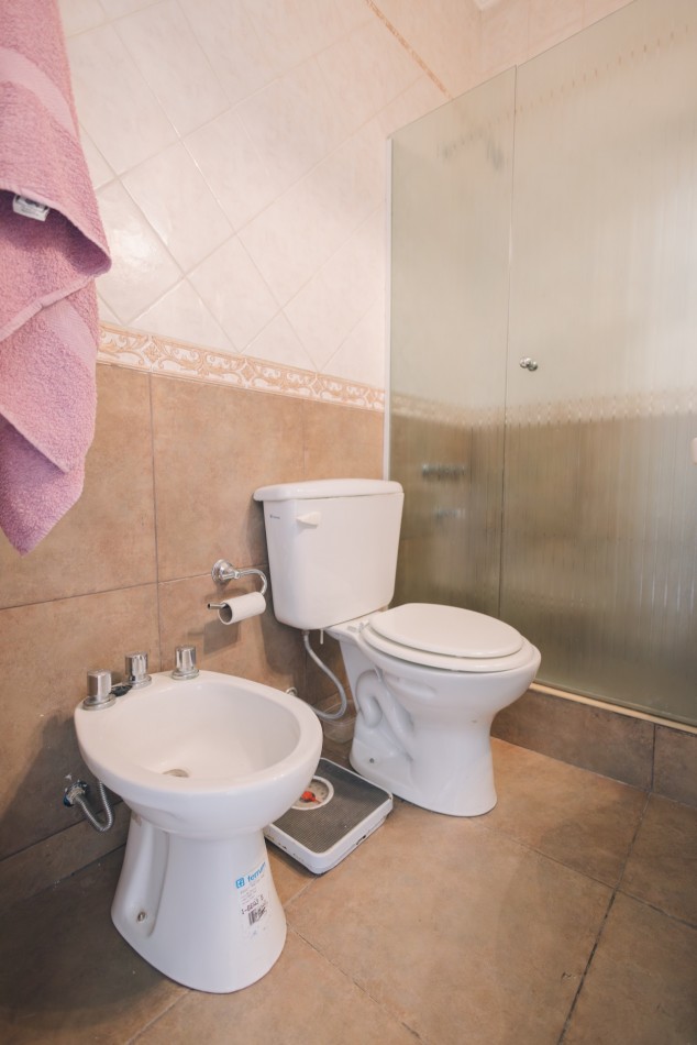 CASA CON DOBLE ACCESO Y SECTOR PROFESIONAL INDEPENDIENTE EN STELLA MARIS