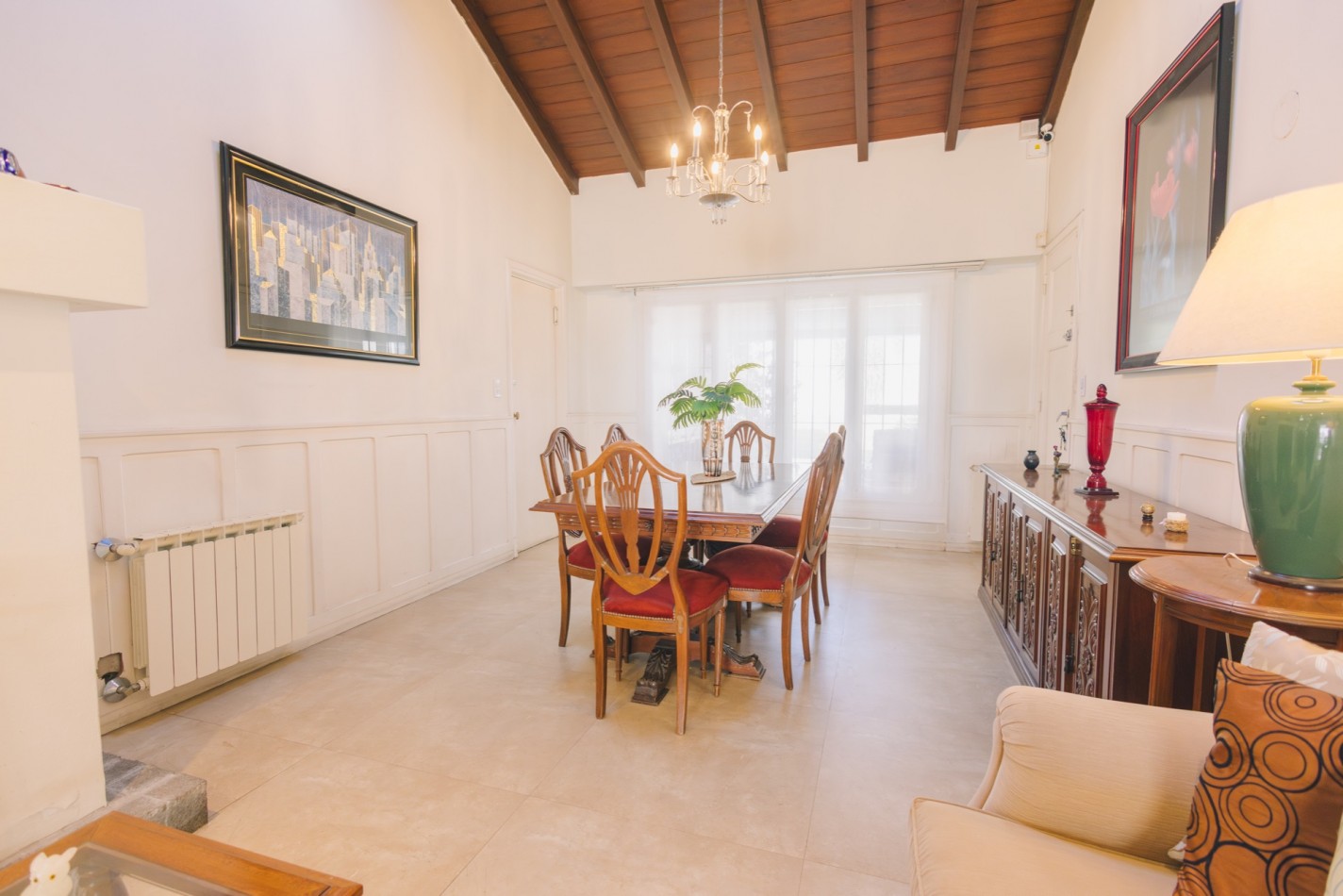 CASA CON DOBLE ACCESO Y SECTOR PROFESIONAL INDEPENDIENTE EN STELLA MARIS