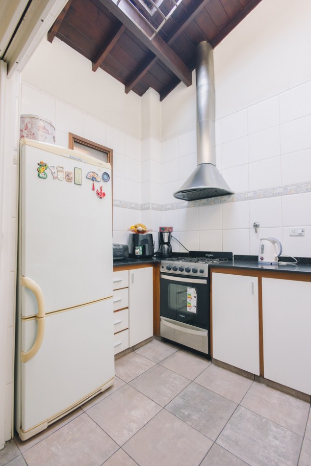 CASA CON DOBLE ACCESO Y SECTOR PROFESIONAL INDEPENDIENTE EN STELLA MARIS