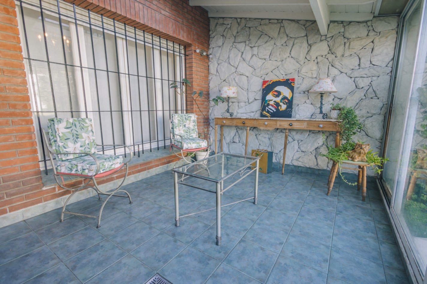 CASA CON DOBLE ACCESO Y SECTOR PROFESIONAL INDEPENDIENTE EN STELLA MARIS