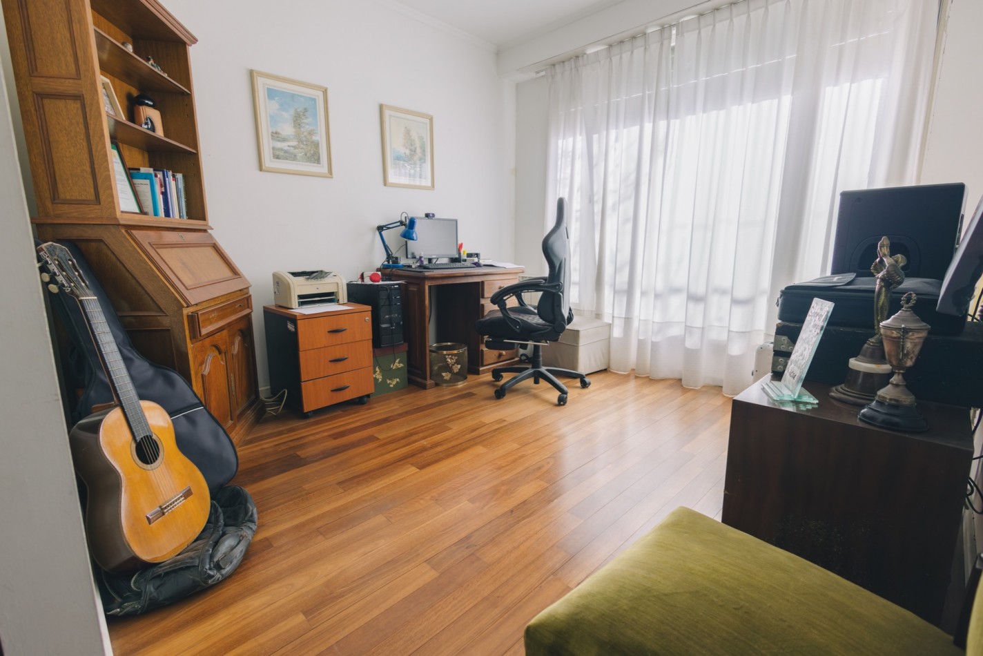 CASA CON DOBLE ACCESO Y SECTOR PROFESIONAL INDEPENDIENTE EN STELLA MARIS