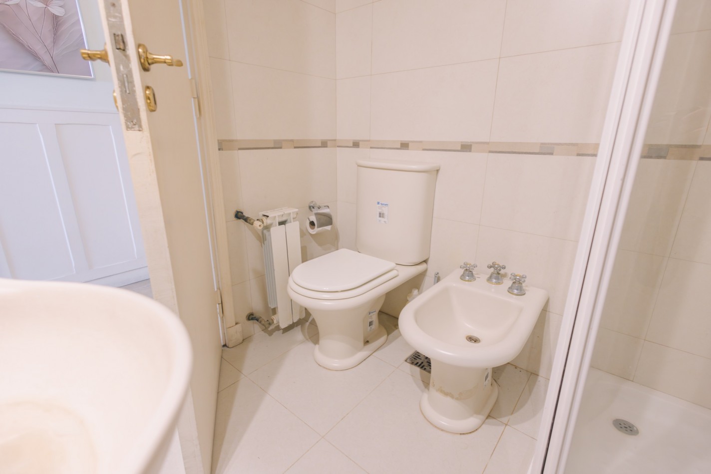 CASA CON DOBLE ACCESO Y SECTOR PROFESIONAL INDEPENDIENTE EN STELLA MARIS