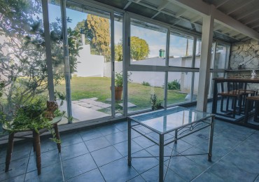 CASA CON DOBLE ACCESO Y SECTOR PROFESIONAL INDEPENDIENTE EN STELLA MARIS